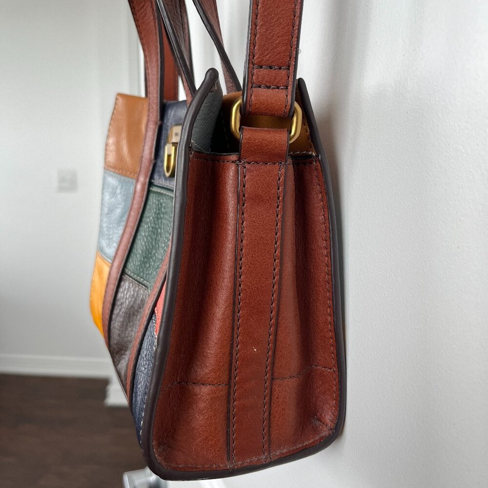 FOSSIL~ Multicolor Leather Crossbody Bag w/ Turnlock & Brass Tone Hardware - Picture 4 of 15